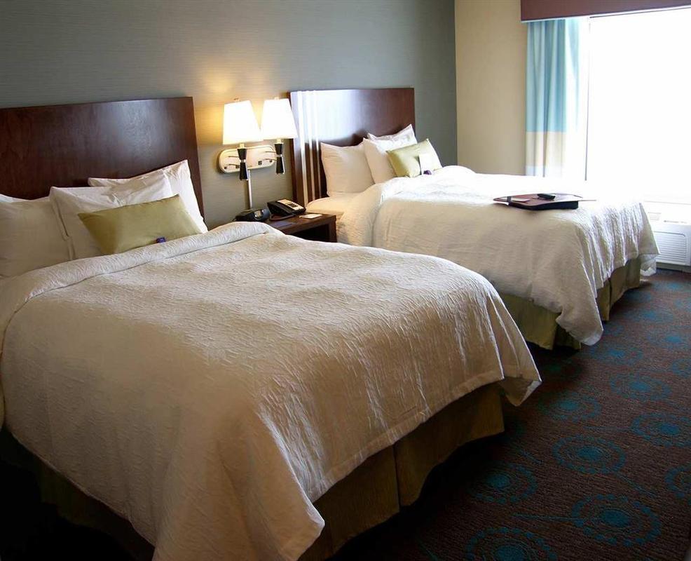 Hampton Inn And Suites - Lincoln Northeast Room photo