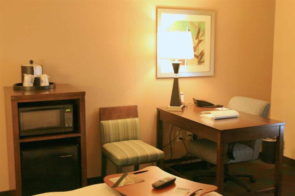 Hampton Inn And Suites - Lincoln Northeast Room photo