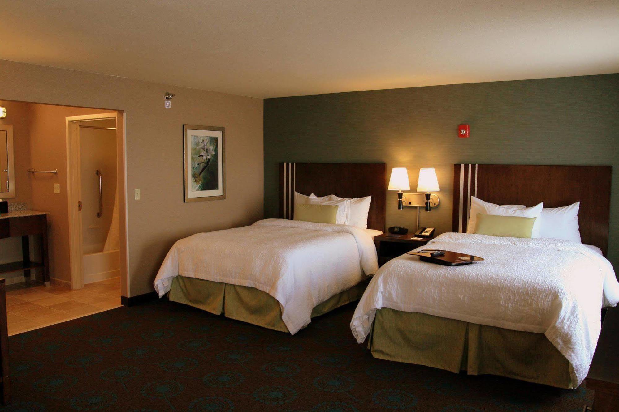 Hampton Inn And Suites - Lincoln Northeast Room photo